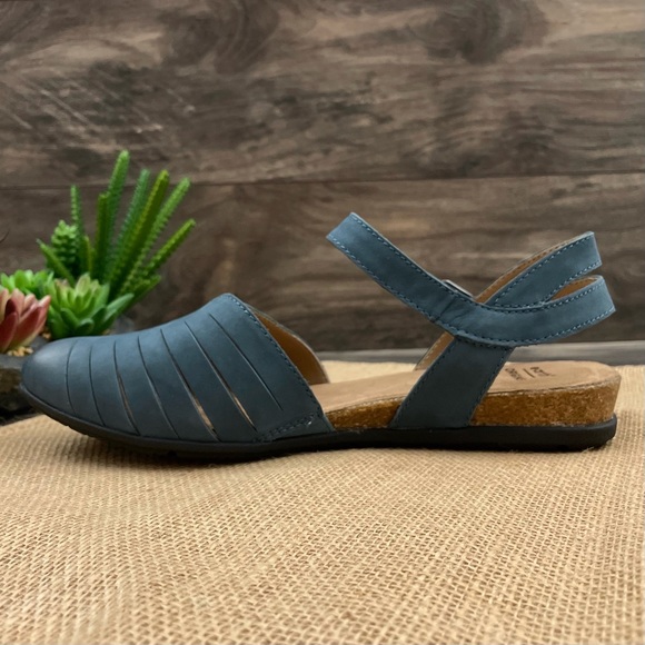 Earth Origins WIDE Palomos Peyton Mary Jane Sandal - Picture 7 of 15